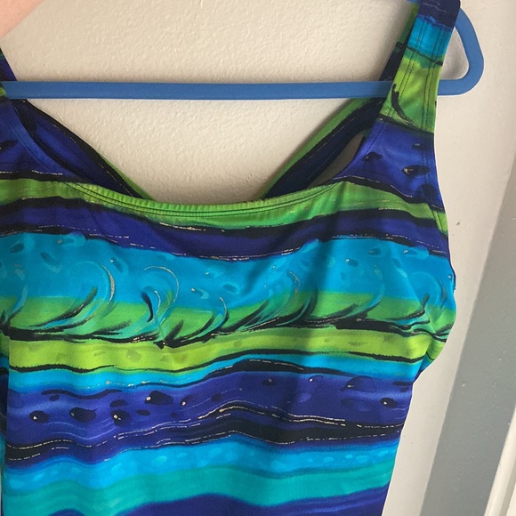 - Swim suit - Picture 2 of 6